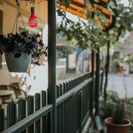 Mateas Apartament Apartman Nagyvárad Kültér fotó