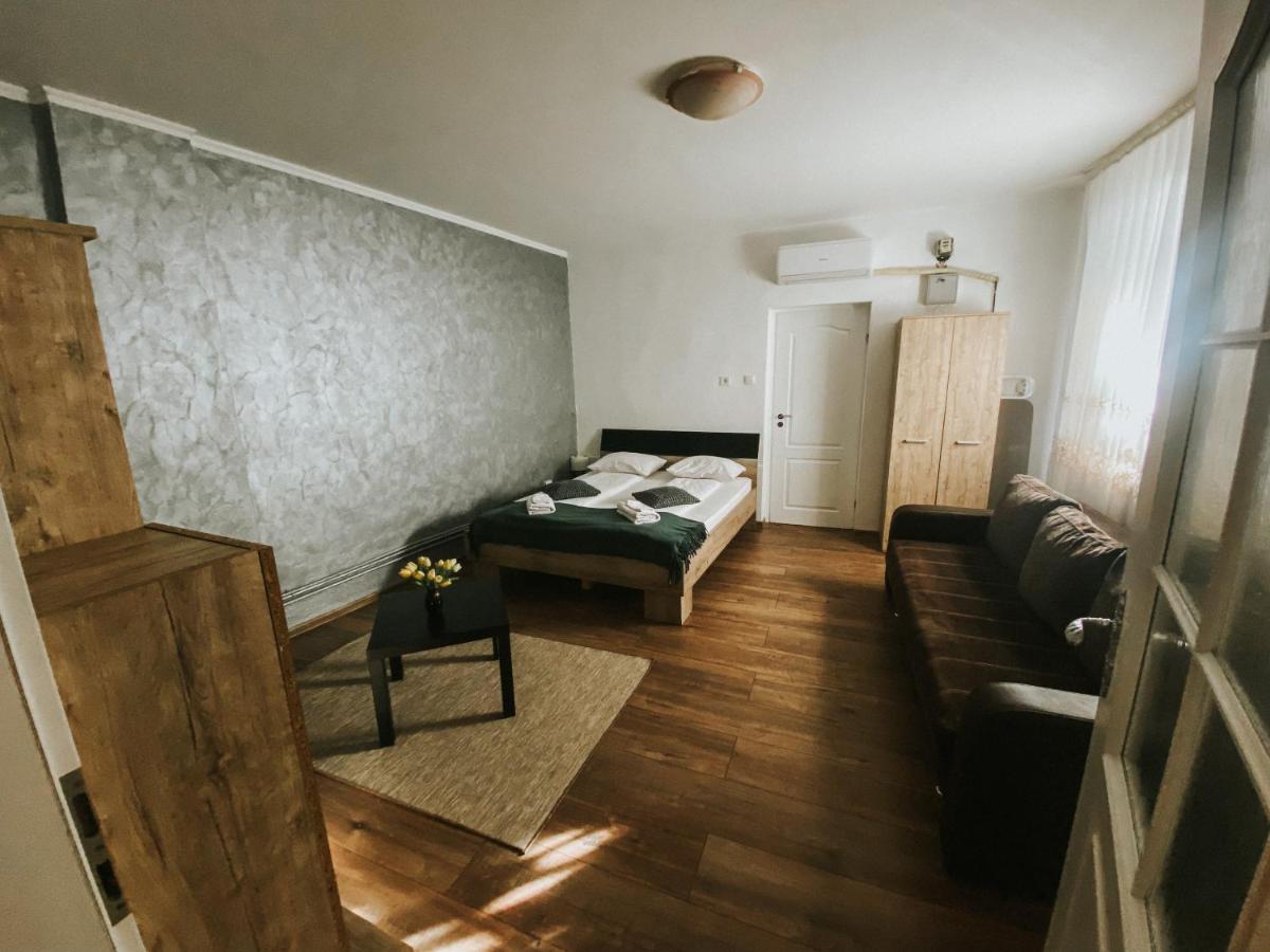 Mateas Apartament Apartman Nagyvárad Kültér fotó