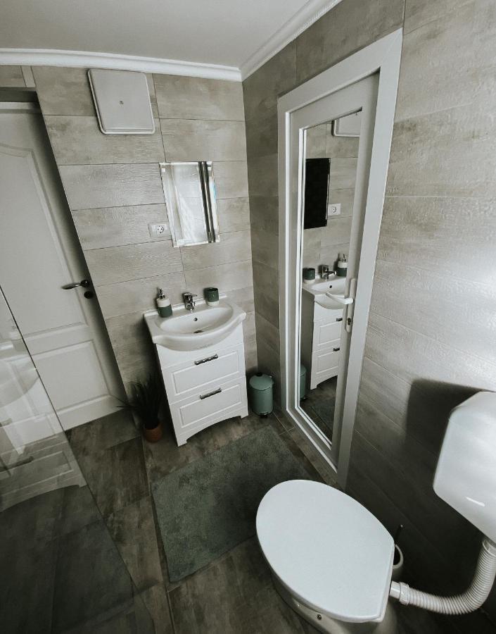 Mateas Apartament Apartman Nagyvárad Kültér fotó