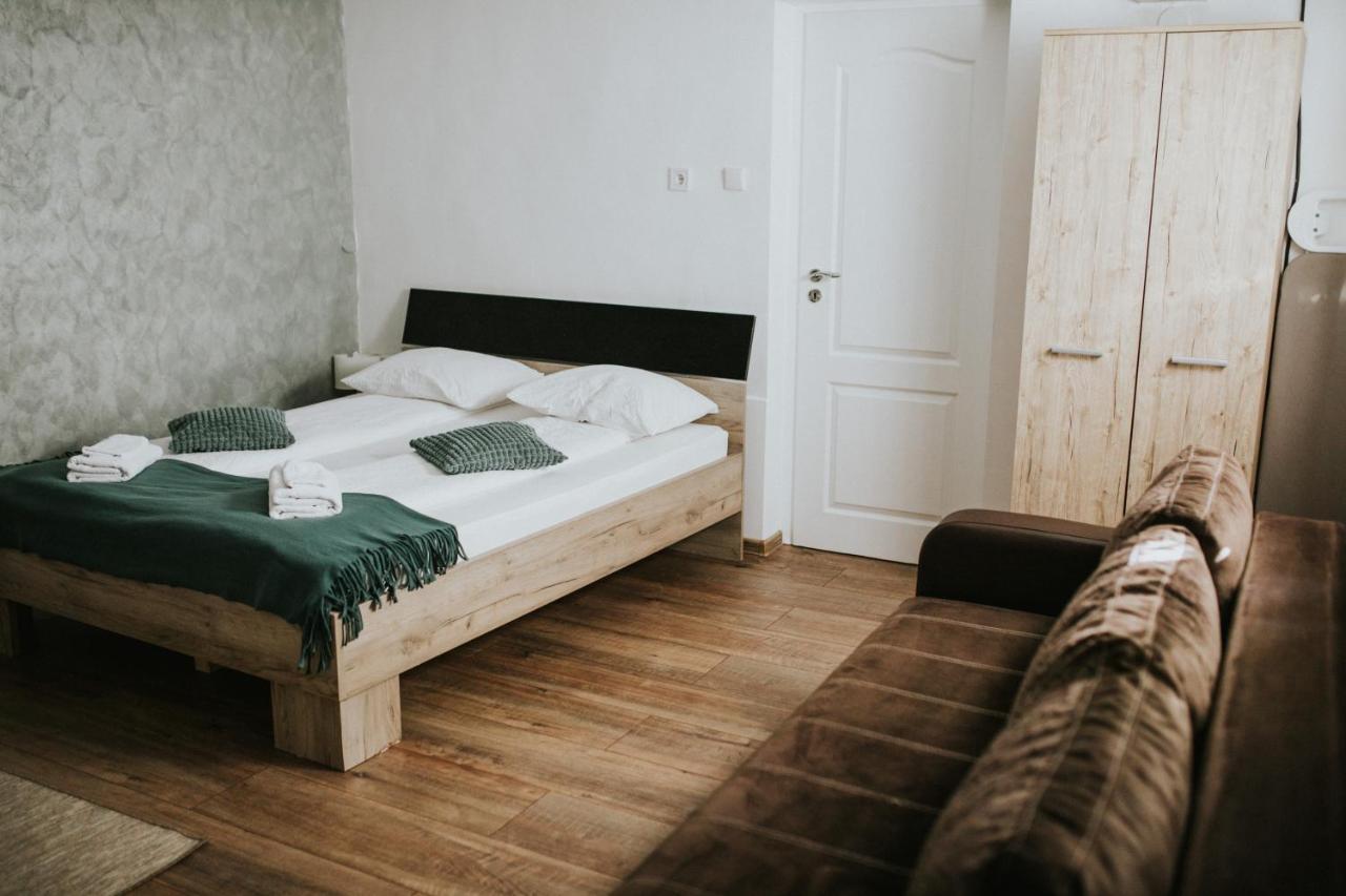 Mateas Apartament Apartman Nagyvárad Kültér fotó