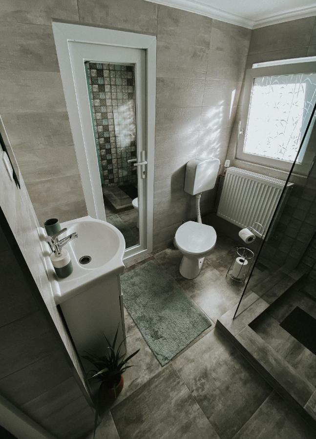 Mateas Apartament Apartman Nagyvárad Kültér fotó